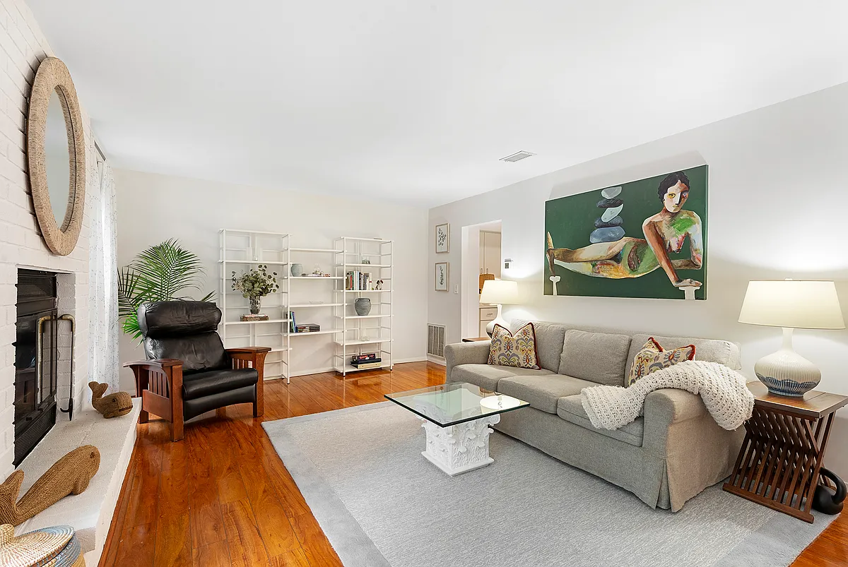 Building Photo - 50 Hubbard Ln #62