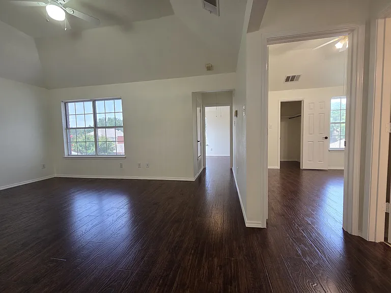6917 Barbican Dr — Photo 11