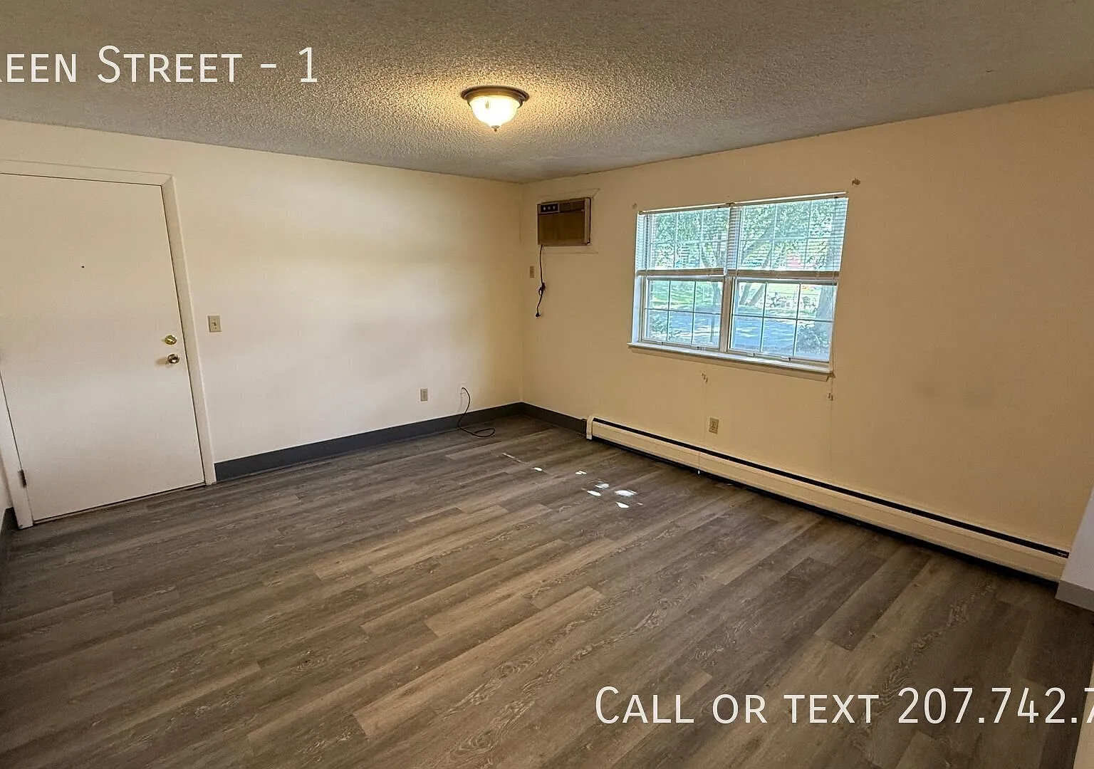 Great 1 Bedroom Apartment in Downntown Dover with Heat and Hot Water Included! — Photo 2