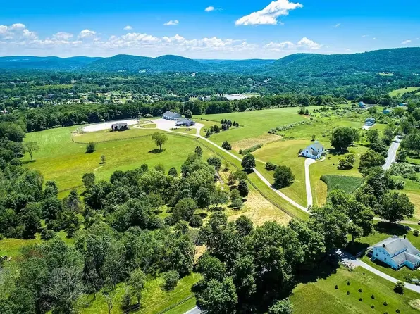 209 Cricket Hill Rd, Dover Plains, NY 12522