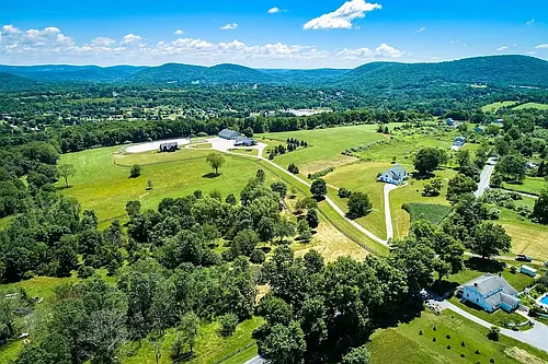 209 Cricket Hill Rd Photo 1