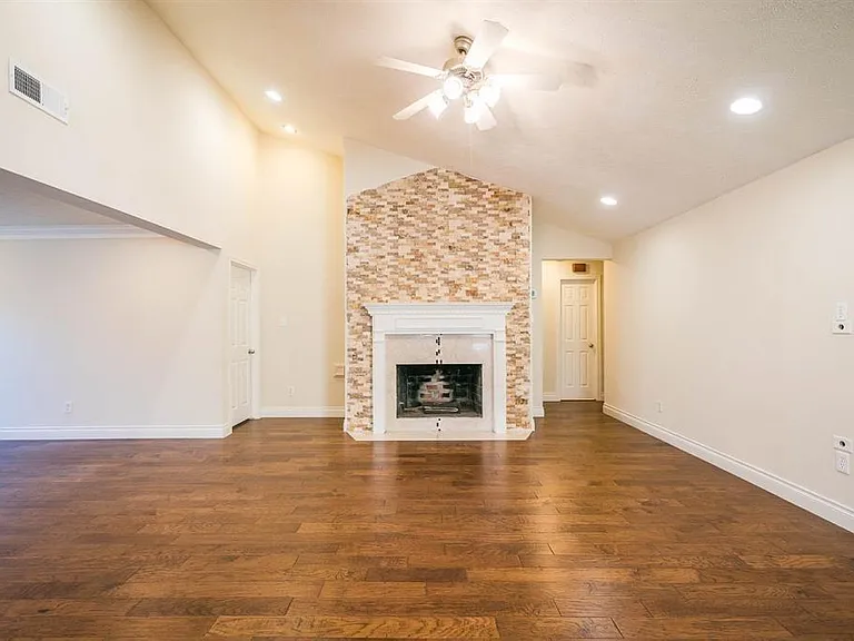 21203 Park Brook Dr — Photo 15