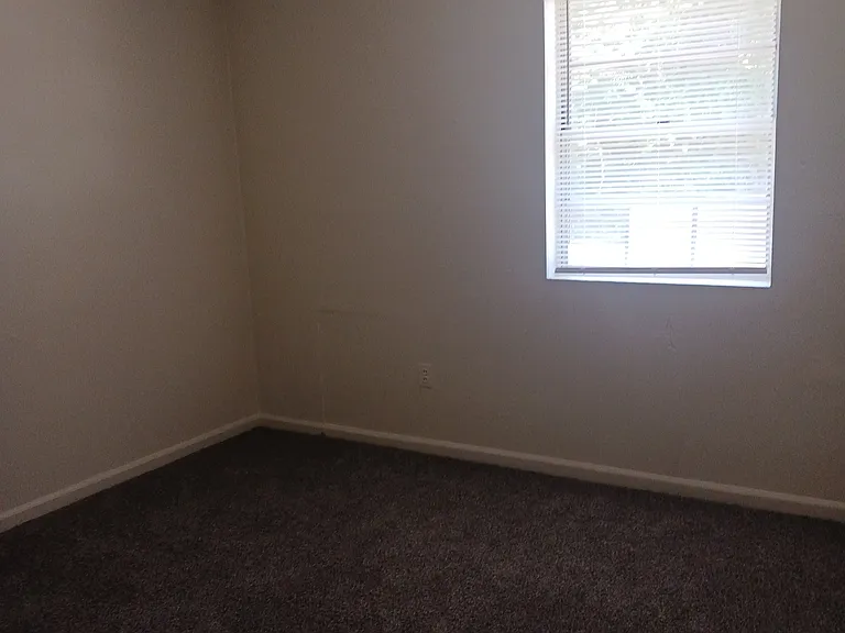 611 Reid St — Photo 7