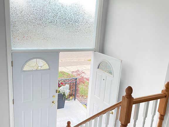 3rd image of 3346 Ivernia Rd