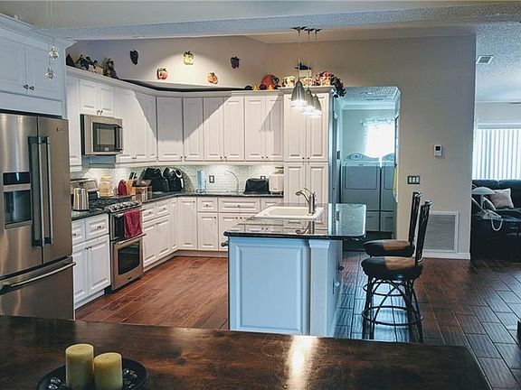 3rd image of 5196 Heatherstone Ct