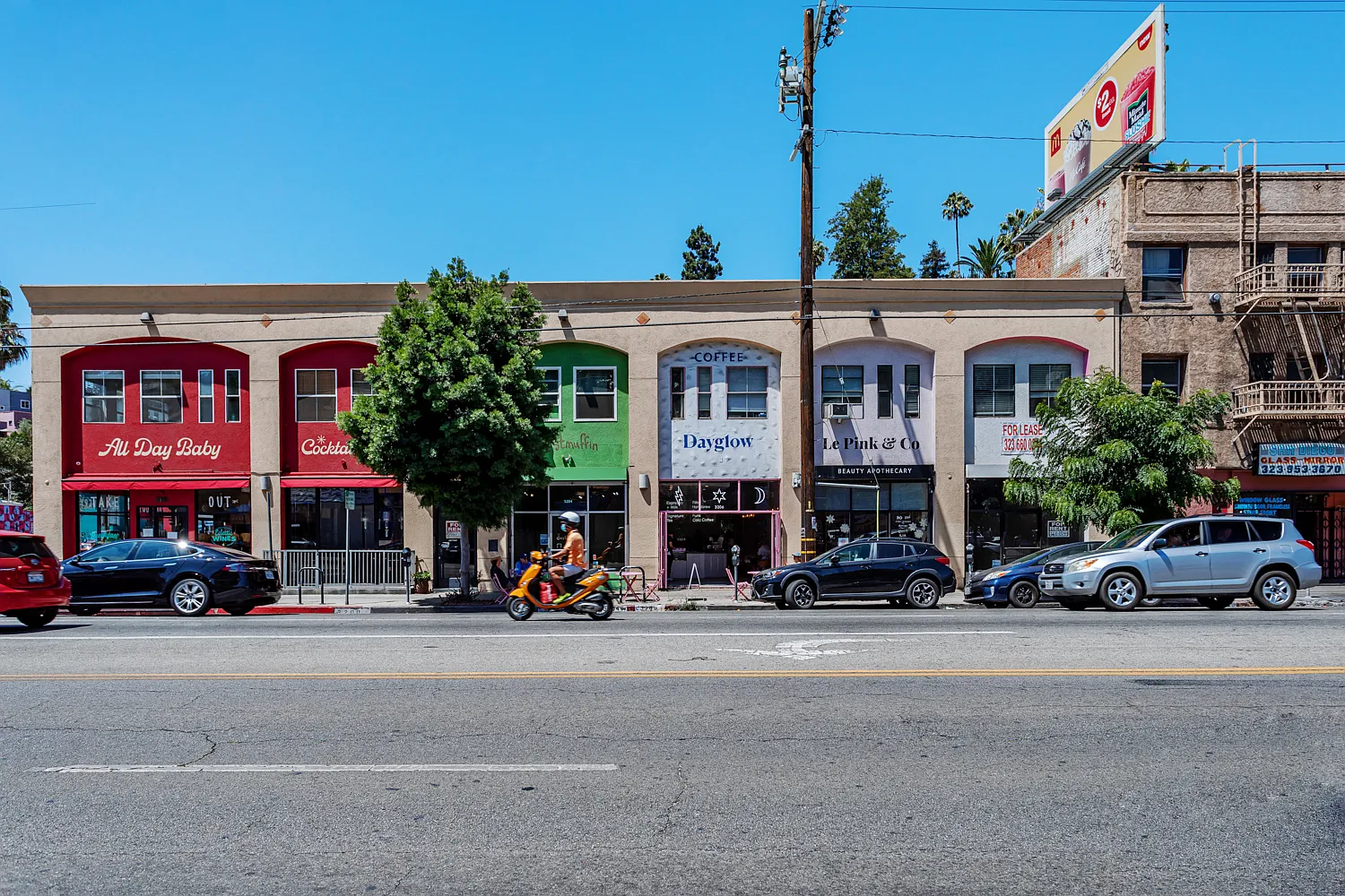 3200 W Sunset Blvd — Photo 1