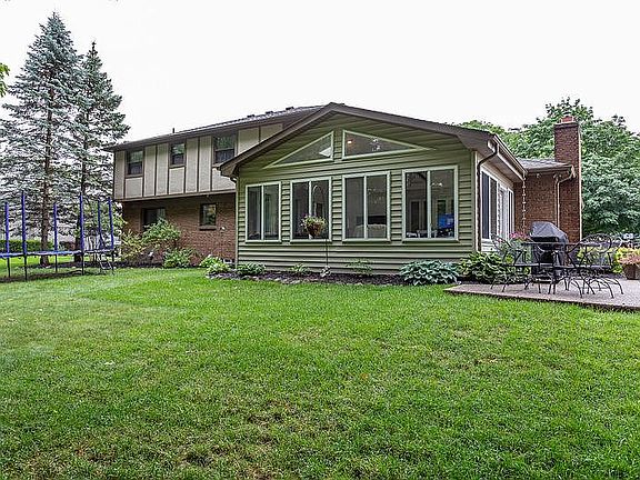 4th image of 54420 Arrowhead Dr