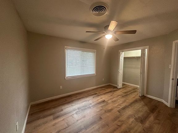 5th image of 893 Palm St