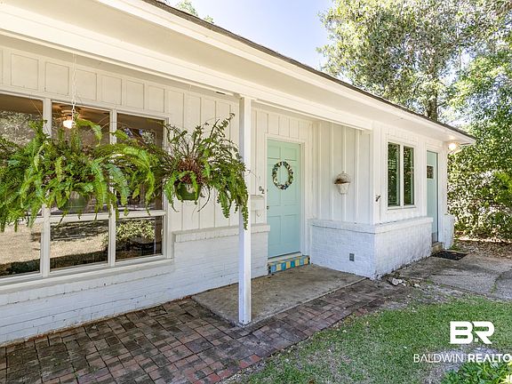 3rd image of 102 Fig Ave