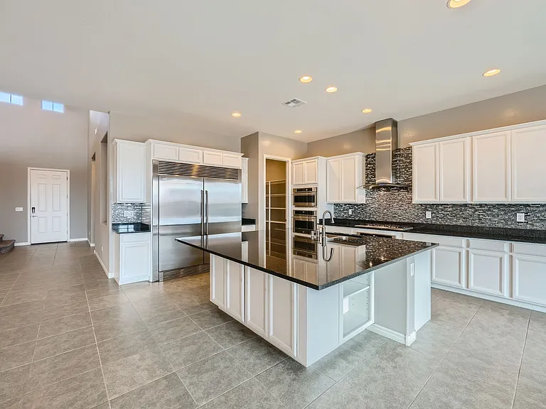 12165 Edgehurst Ct — Photo 7
