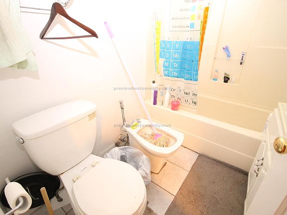 4th image of 56 Egmont St #4OJ
