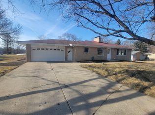 11N958 Almora Ter, Elgin, IL 60124