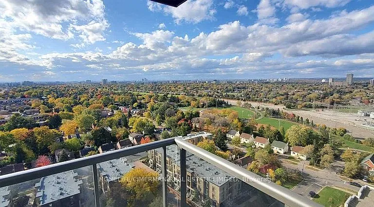 15 Greenview Ave #2012 — Photo 1