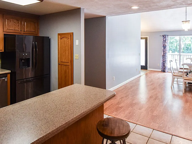 555 Shady Acres Dr — Photo 35
