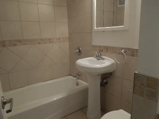 Rented by Fleet Realty | media 14