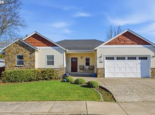 1464 N Hazelnut Ct, Canby, OR 97013
