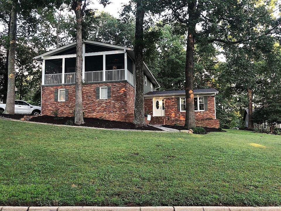 2nd image of 221 Whittlin Way