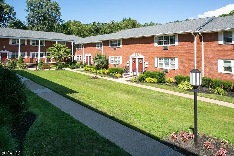 1st image of 45 WILFRED ST #5