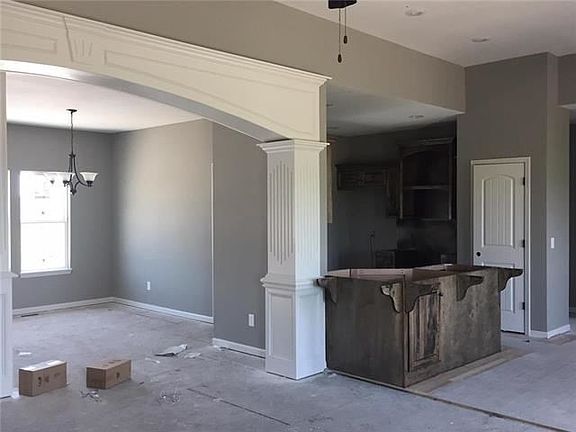 3rd image of 6105 NE 120th St