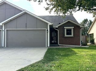 5321 SW Reeder St, Topeka, KS 66604