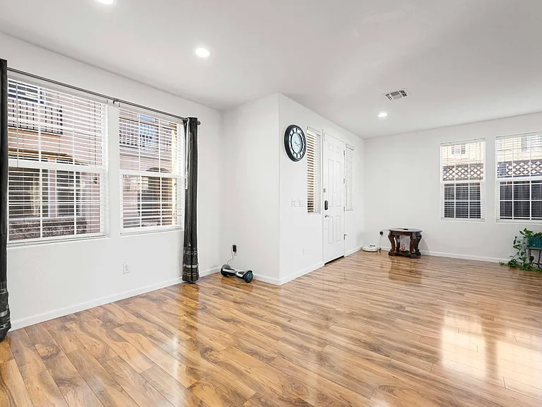 184 Barnhill Dr — Photo 14