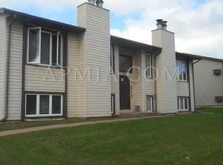 4004 Westover Rd SE APT B, Cedar Rapids, IA 52403