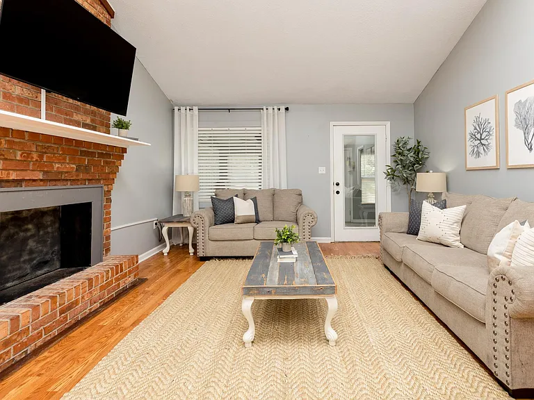 243 Leisure Lake Dr — Photo 12