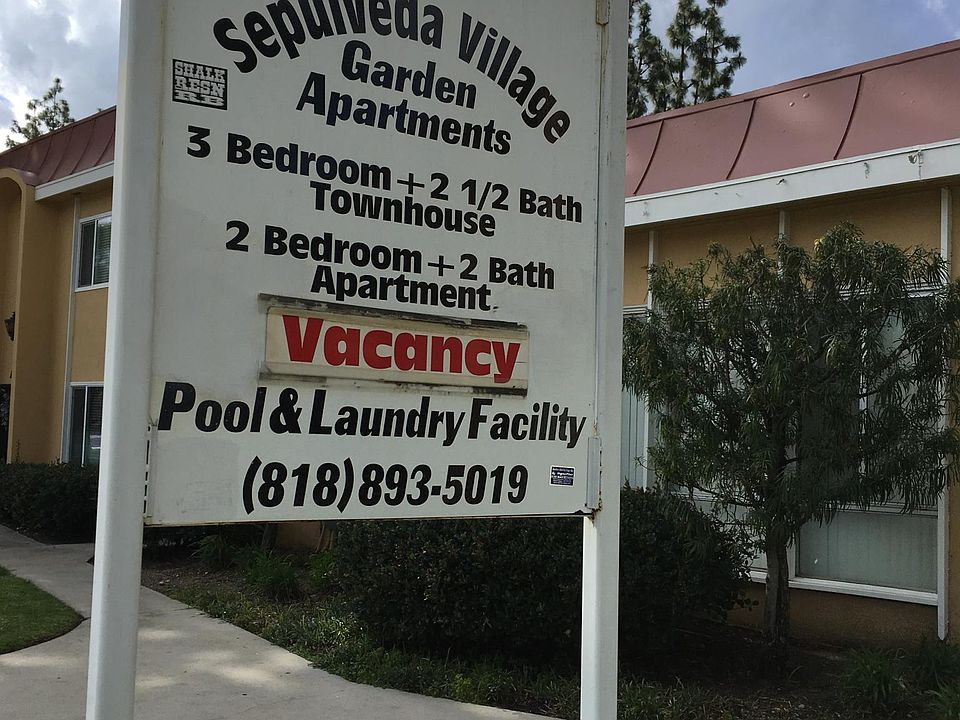 1st image of 10023 Sepulveda Blvd #D