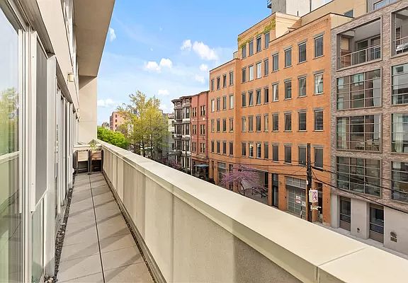 4th image of 125 N 10th St APT S3e