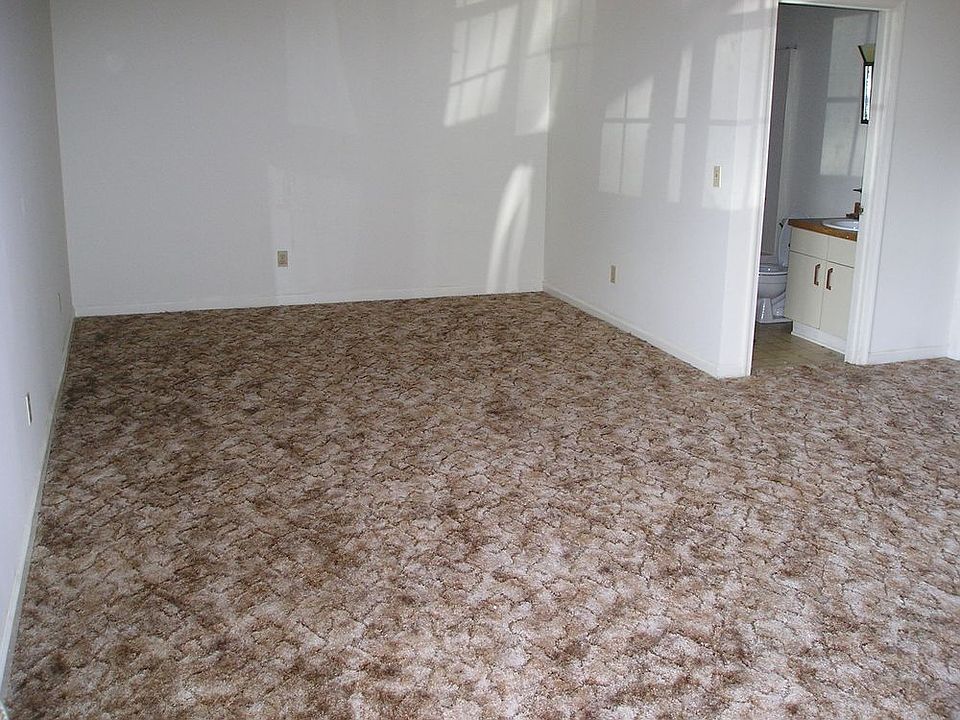 1st image of 124 W Grattan St