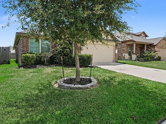 3rd image of 4014 Emperor Valley Ln