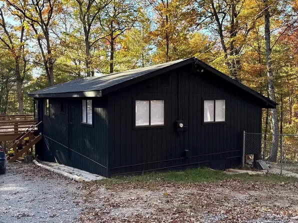 327 Crowfoot Ln, Gerrardstown, WV 25420