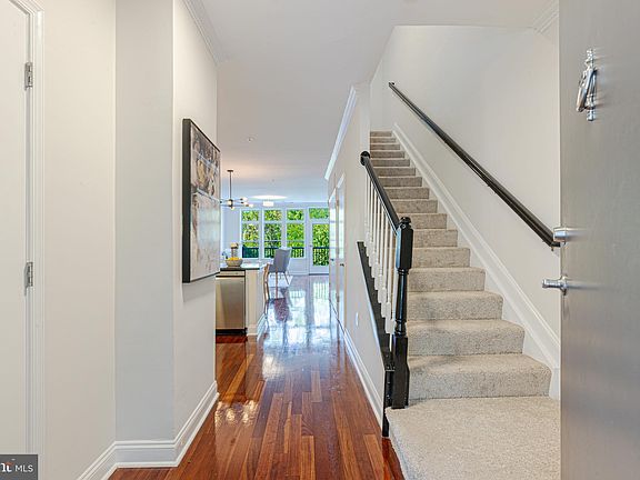 4th image of 1633 N Colonial Ter APT 205