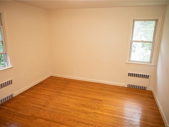5th image of 200 Buttonwood Ave #3