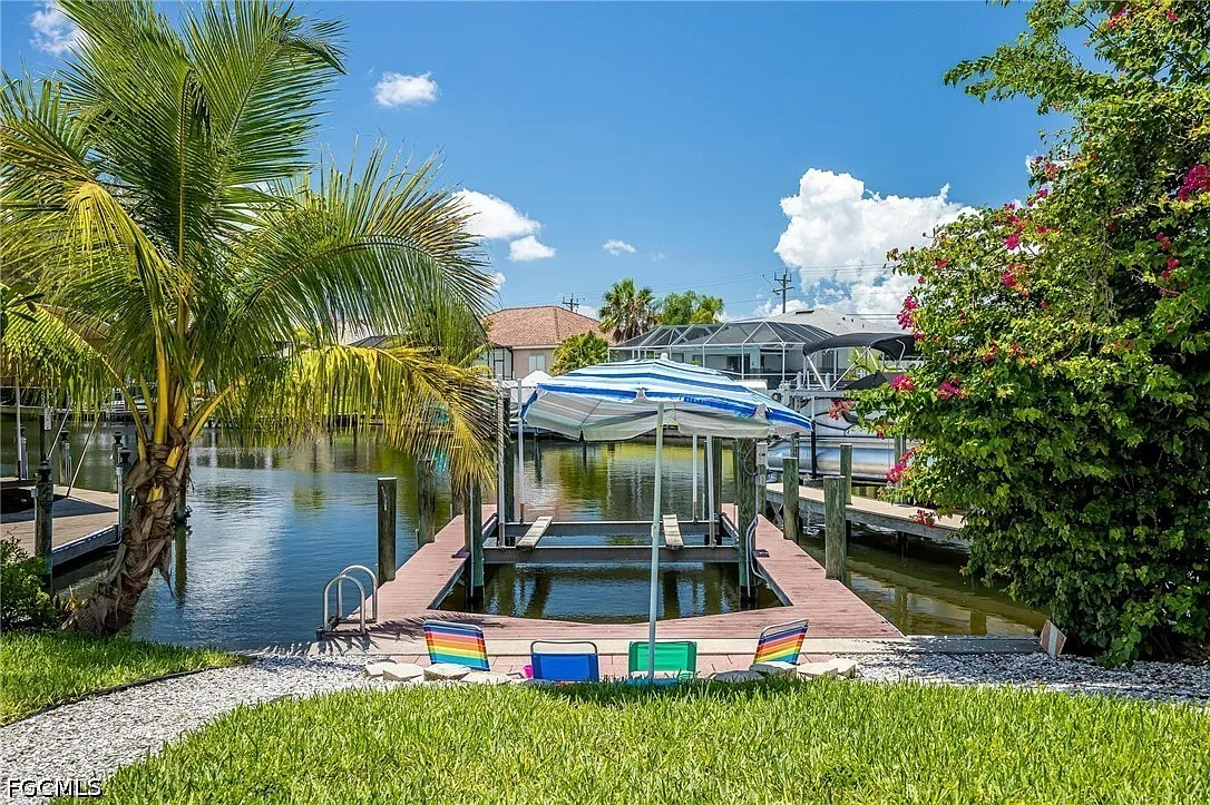 3 bed, 2.0 bath, 1696 sqft, $3,150 — Photo 4