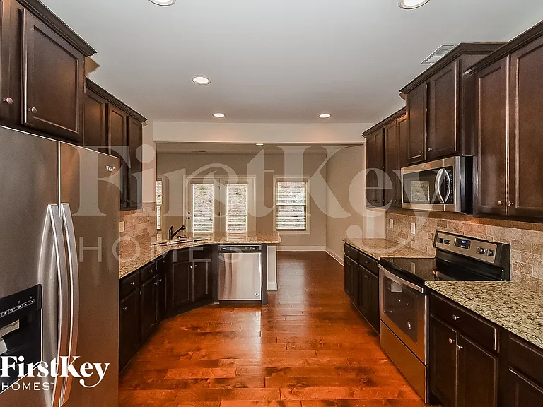 130 Village Park Dr — Photo 5