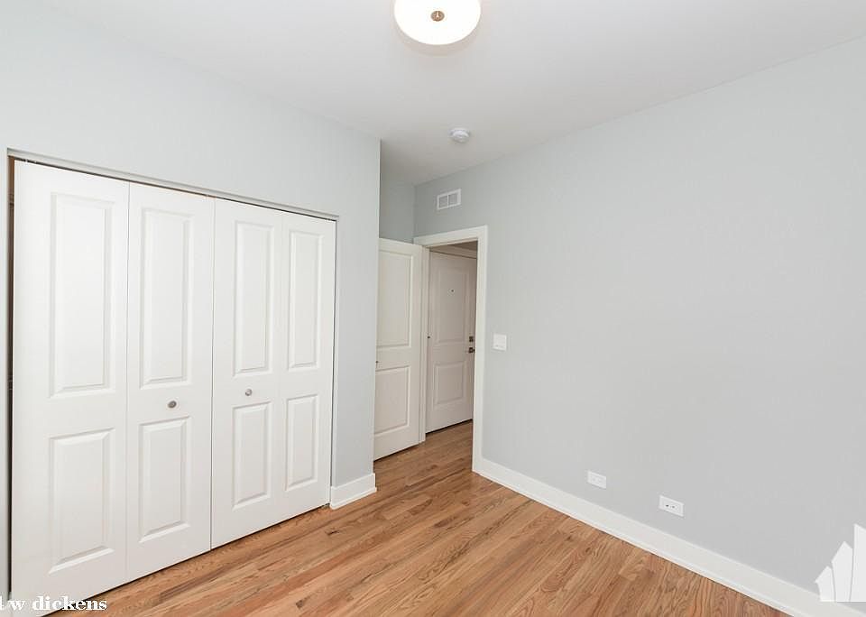 1st image of 354 W Dickens Ave #1628