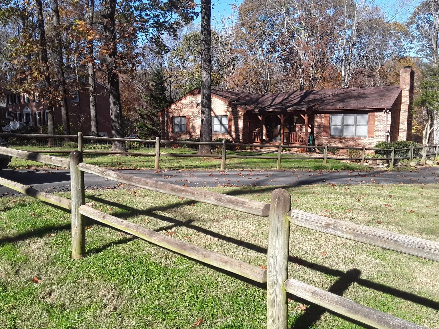 304 Cameron Rd — Photo 2