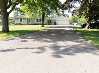 58413 220th St, Austin, MN 55912