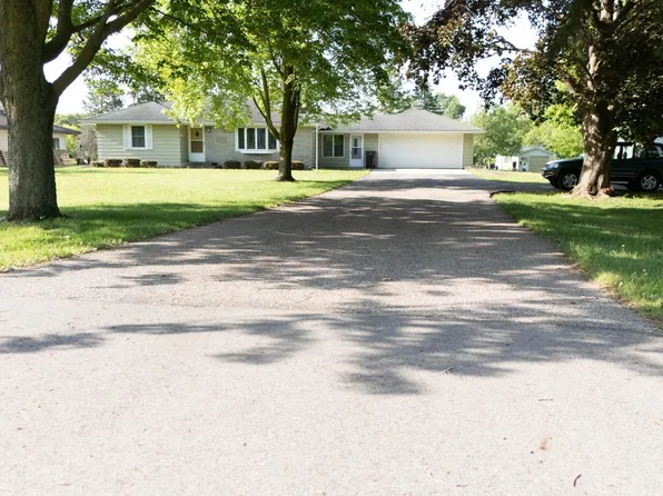58413 220th St, Austin, MN 55912