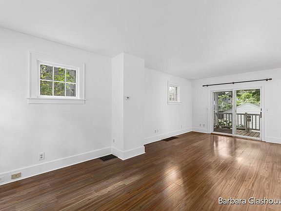 4th image of 855 Calvin Ave SE