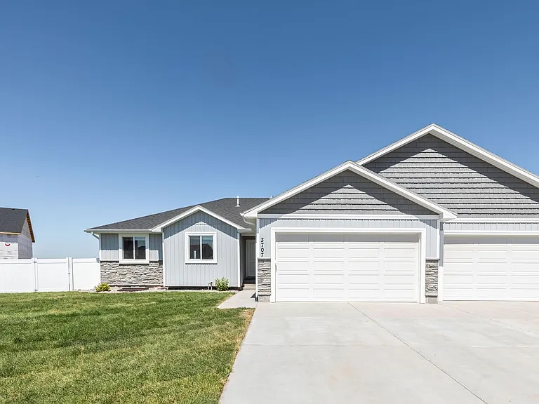 3707 Razor Cir — Photo 4