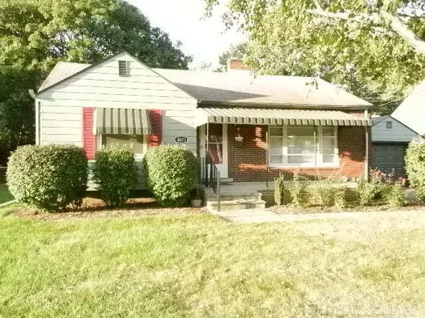 8673 Superior Ave, Center Line, MI 48015