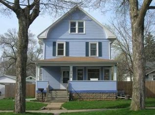 1808 W 3rd St, Waterloo, IA 50701