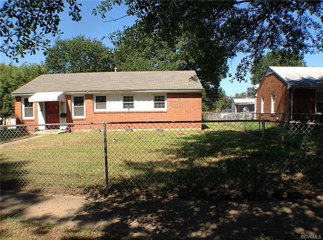 1st image of 2212 Hildreth St