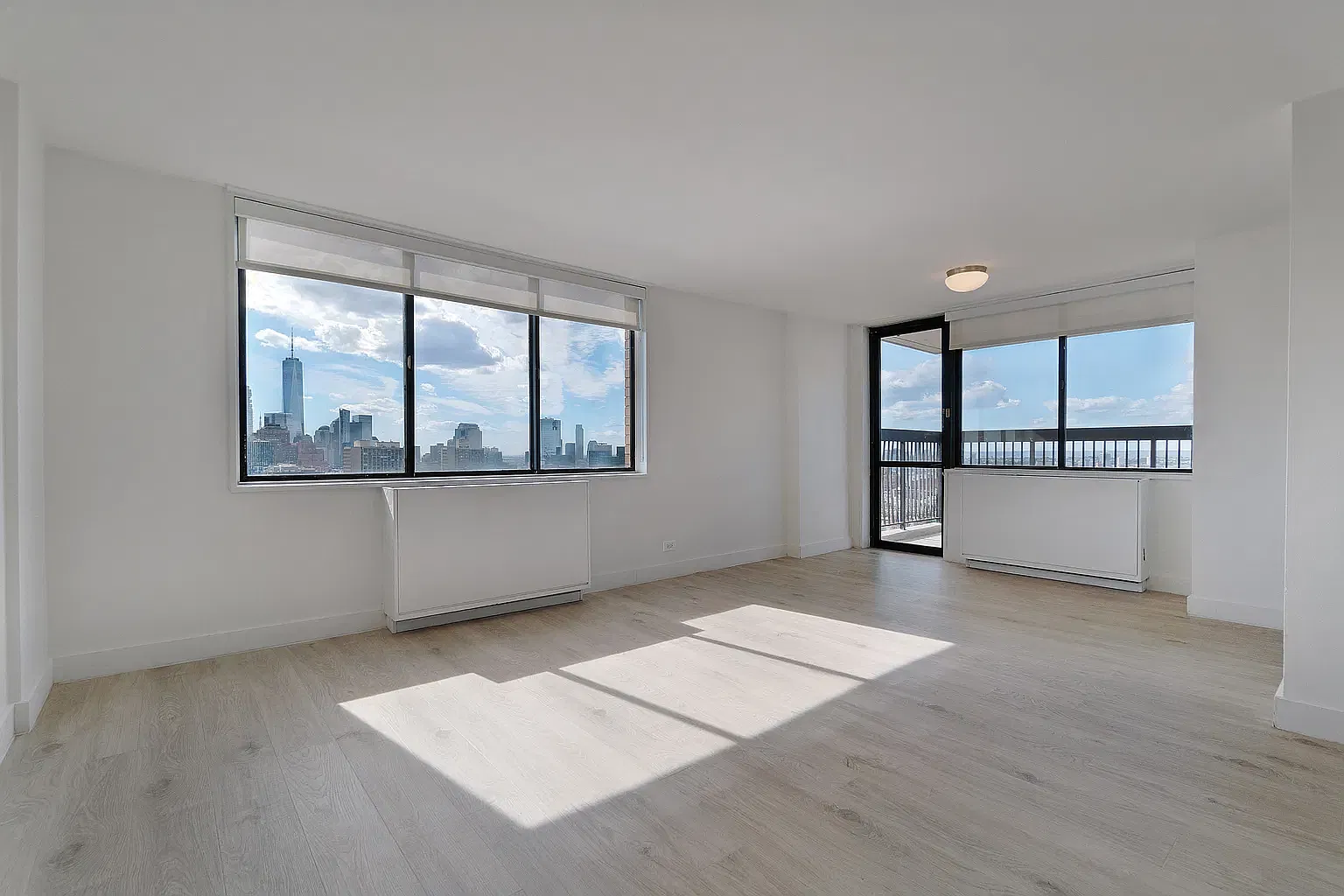 300 Mercer Street — Photo 2