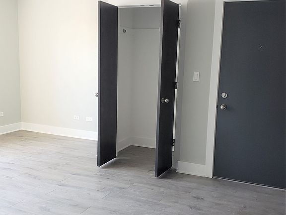 5th image of 4069 N Kenmore Ave #312