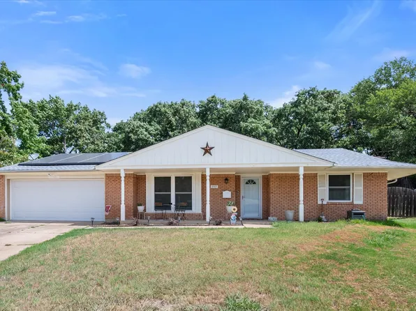 903 Pontiac Ct, Arlington, TX 76013