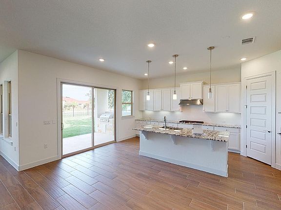 5th image of 1905 Mazarro Dr