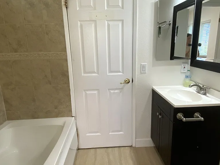 26162 Roscommon Ct — Photo 13